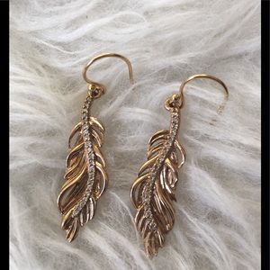 stella and dot leaf earrings